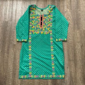 Green women’s kurta size S NWOT Pakistani Indian